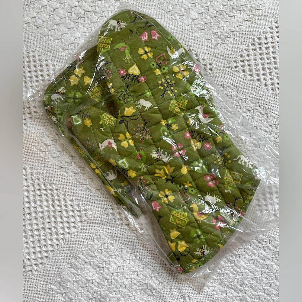 NEVER OPENED deadstock vintage oven mitt + potholder set